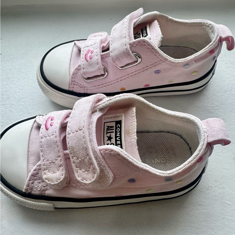 Converse Kids Light Pink Velcro Low-Top Sneakers with Multicolor Dots